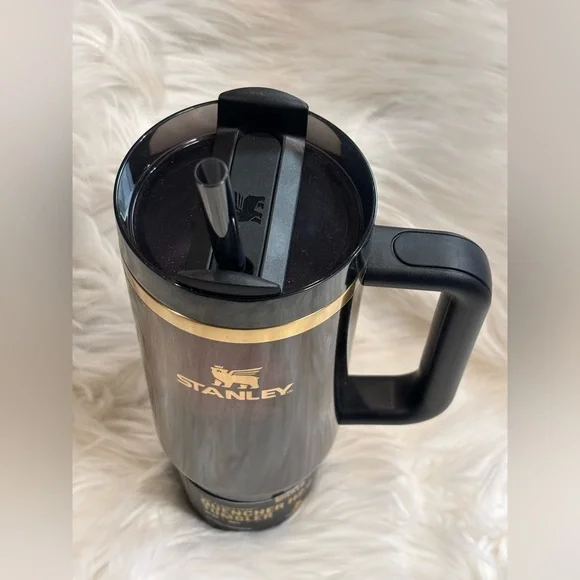 Stanley 30 oz Stainless Steel H2.0 Flowstate Quencher Tumbler Elphaba For Good - Picture 3 of 12